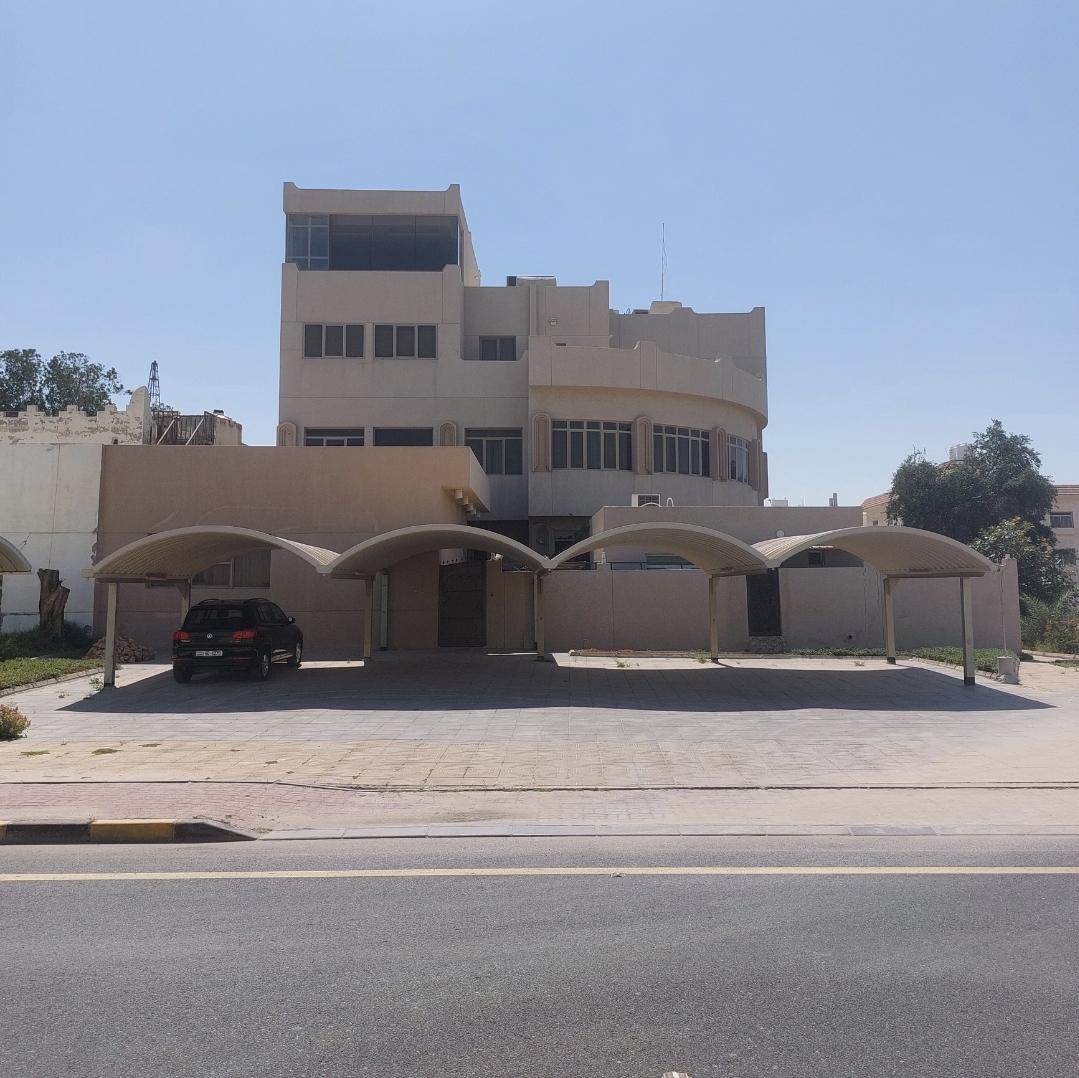 للبيع بيت فى الصليبيخات بطن وظهر وسكة للبيع بيت فى الصليبيخات بطن وظهر وسكة