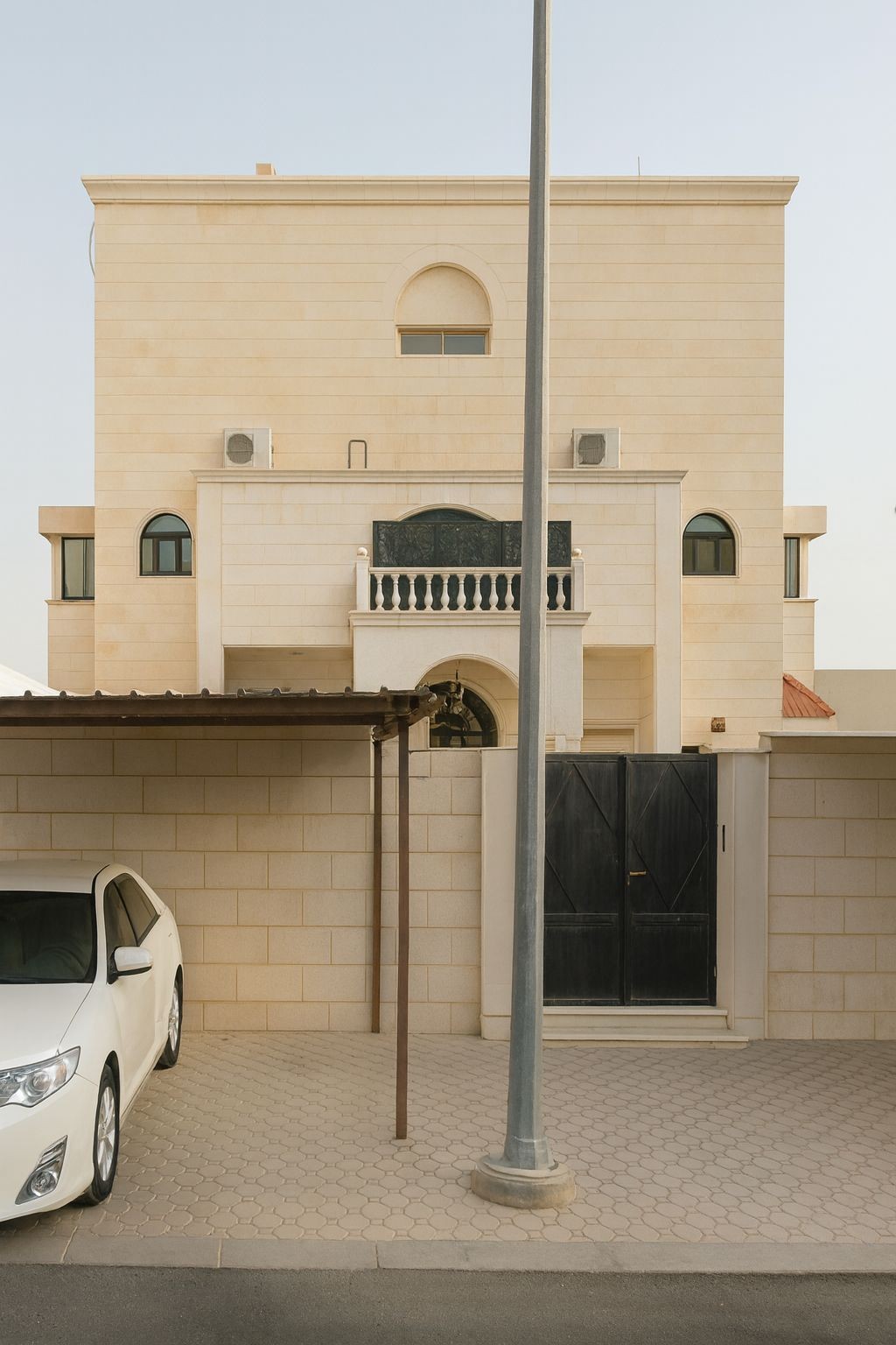 للبيع بيت فى منطقة السالمية شارع واحد للبيع بيت فى منطقة السالمية شارع واحد